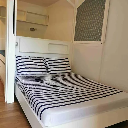 MAGNIFICENT accommodation on the PORT of Hyères