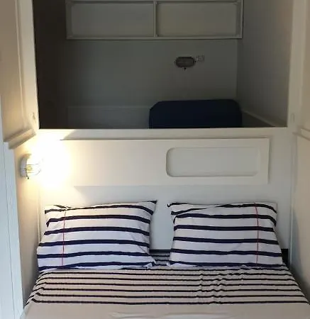 Magnificent Accommodation On The Port Of Hyeres * Hyeres