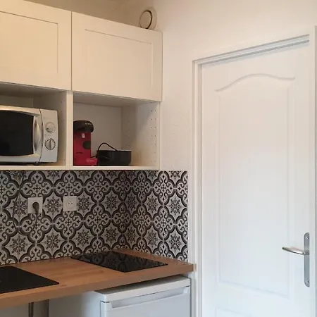 Magnificent Accommodation On The Port Of Hyeres Apartment